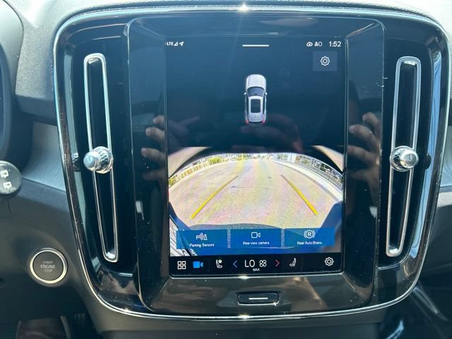 Certified 2025 Volvo XC40 B5 Core AWD/4WD image 25