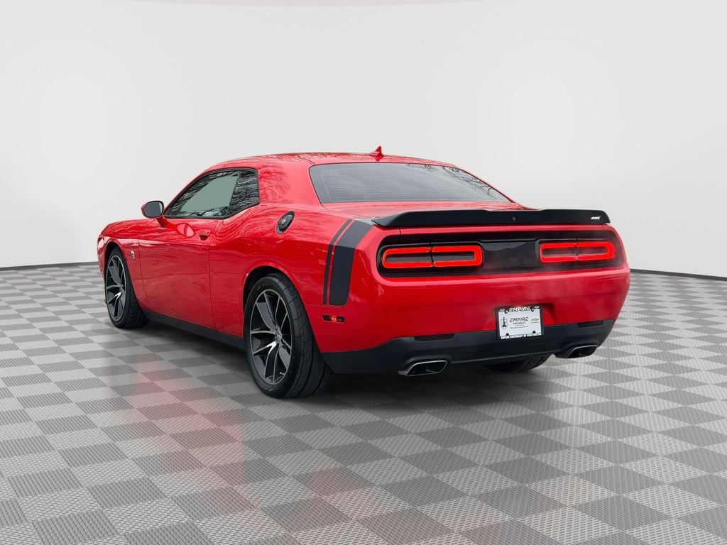 Used 2016 Dodge Challenger R/T Scat Pack w/ Leather Interior Group RWD image 5