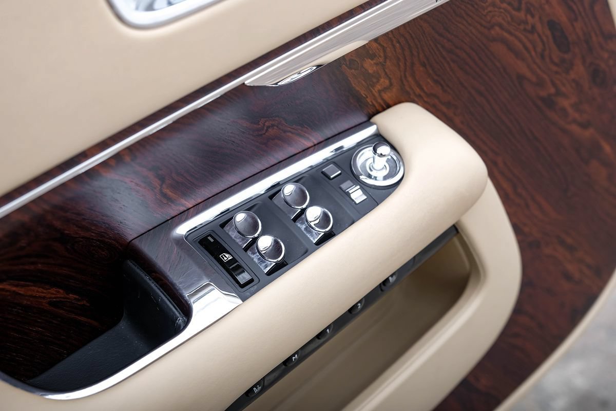 Used 2016 Rolls-Royce Wraith RWD image 44