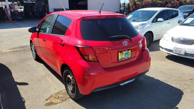 Used 2015 Toyota Yaris L image 3