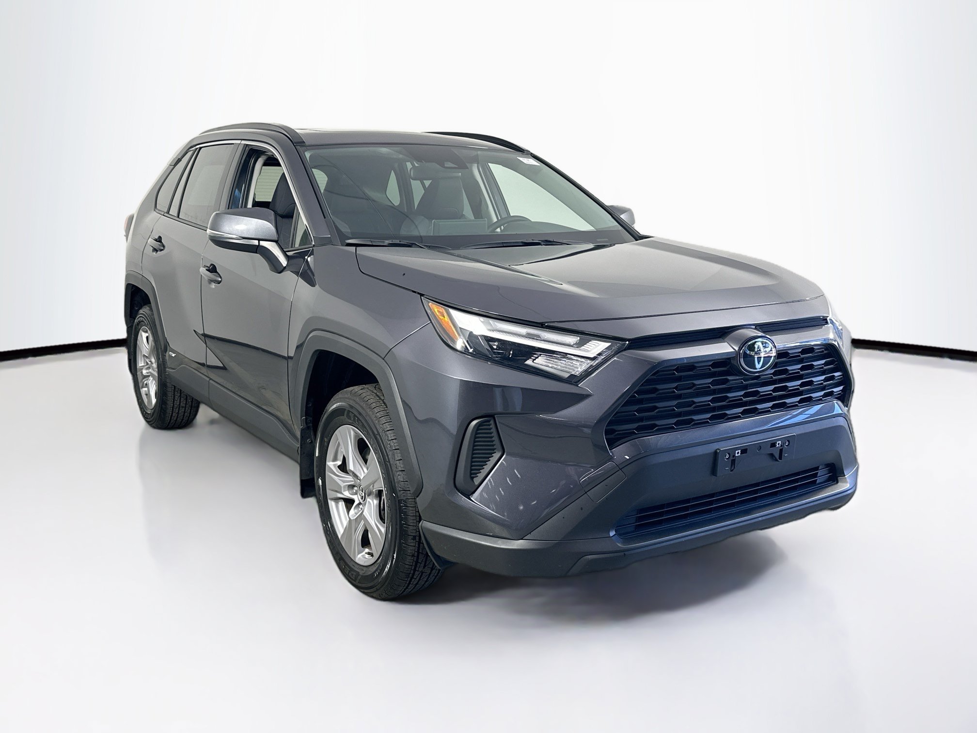 Used 2025 Toyota RAV4 XLE w/ Convenience Package AWD/4WD image 3