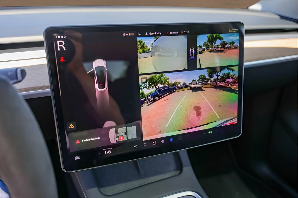 Used 2024 Tesla Model Y Performance image 15