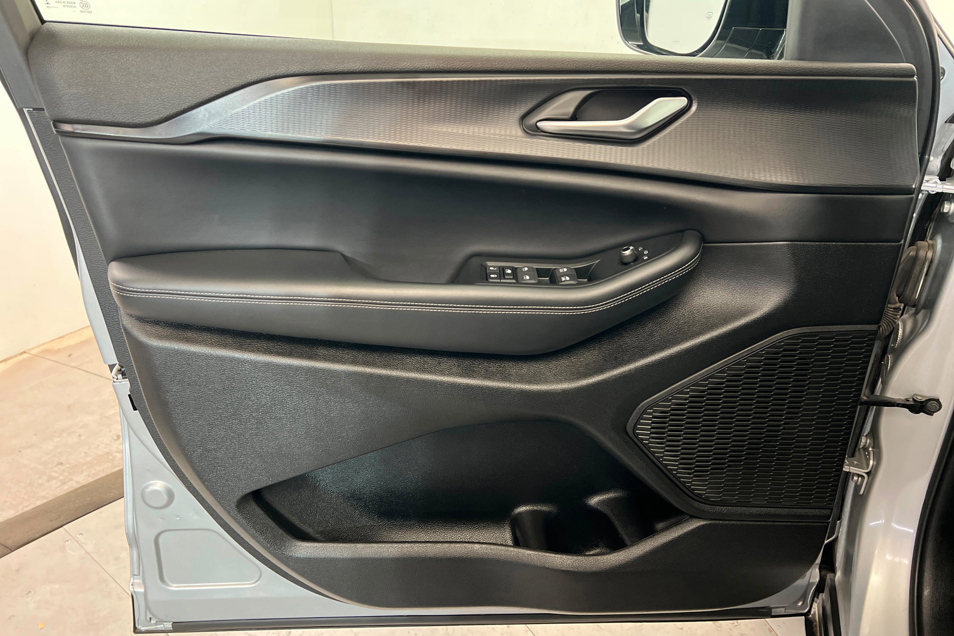 Used 2024 Jeep Grand Cherokee L Laredo image 15