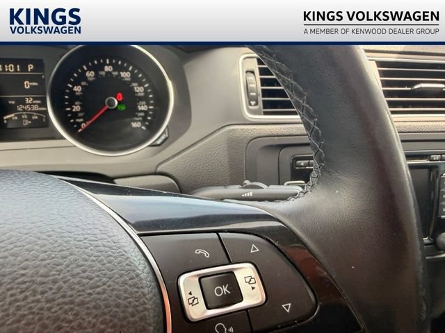 Used 2015 Volkswagen Jetta SE FWD image 25