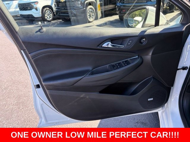 Used 2018 Chevrolet Cruze Premier FWD image 12