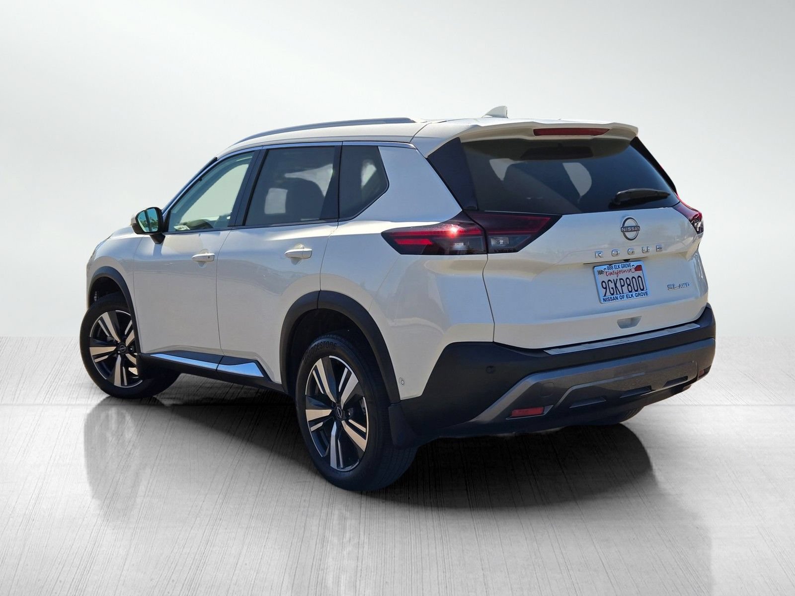 Used 2023 Nissan Rogue SL w/ SL Premium Package AWD/4WD image 9