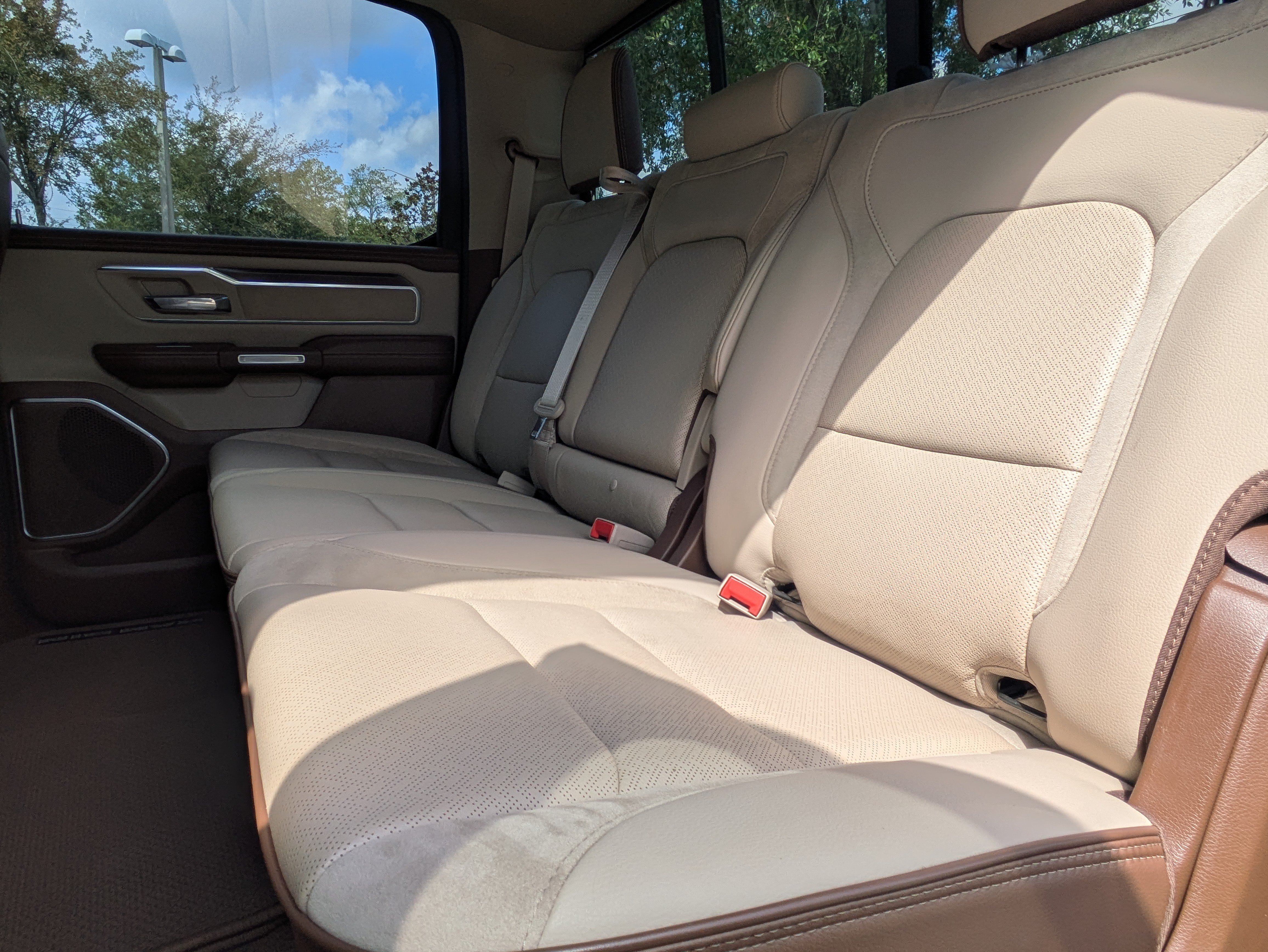 Used 2021 RAM 1500 Laramie RWD image 13