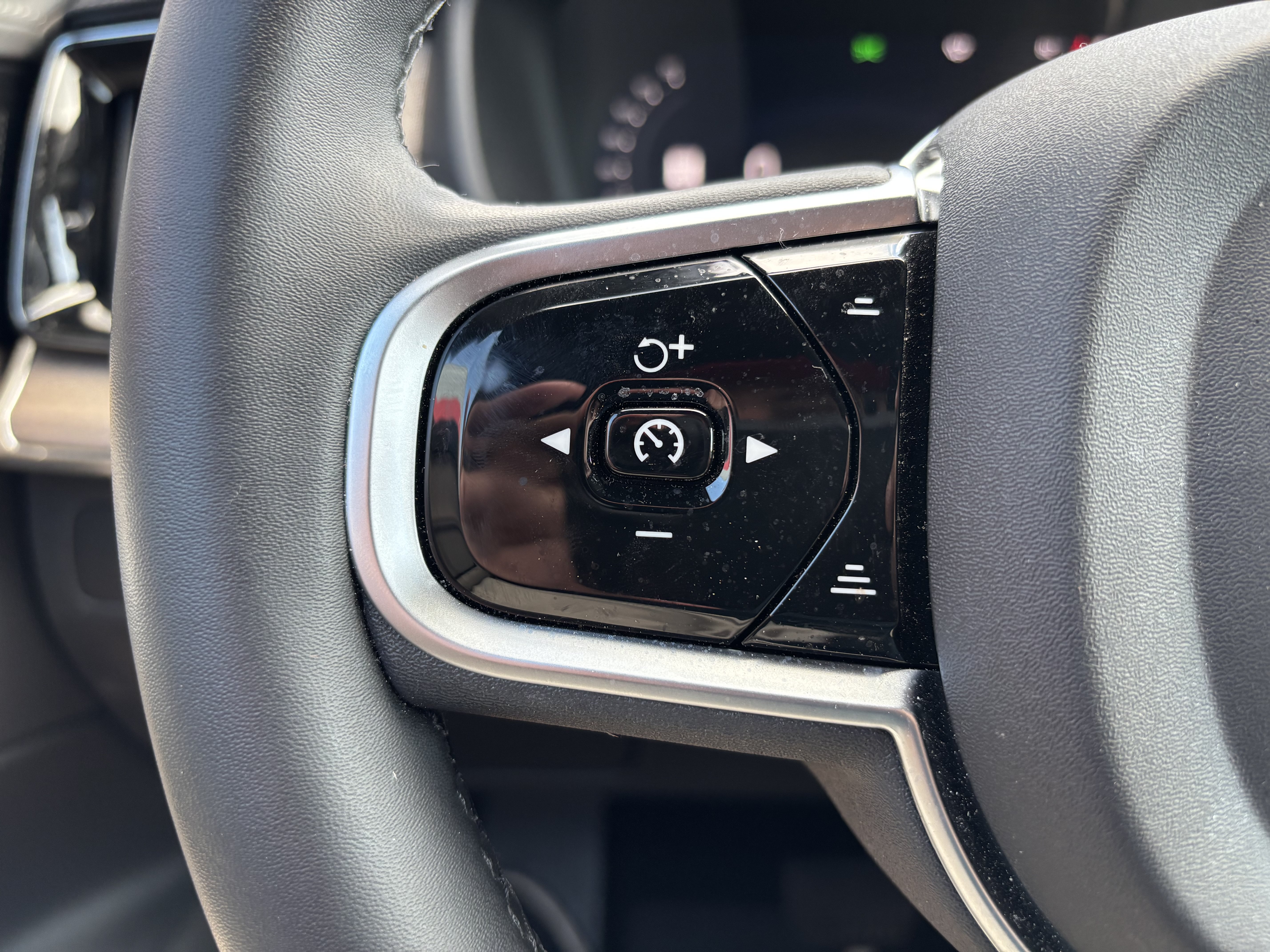 Used 2025 Volvo XC90 B6 Plus w/ Protection Package Premier AWD/4WD image 19