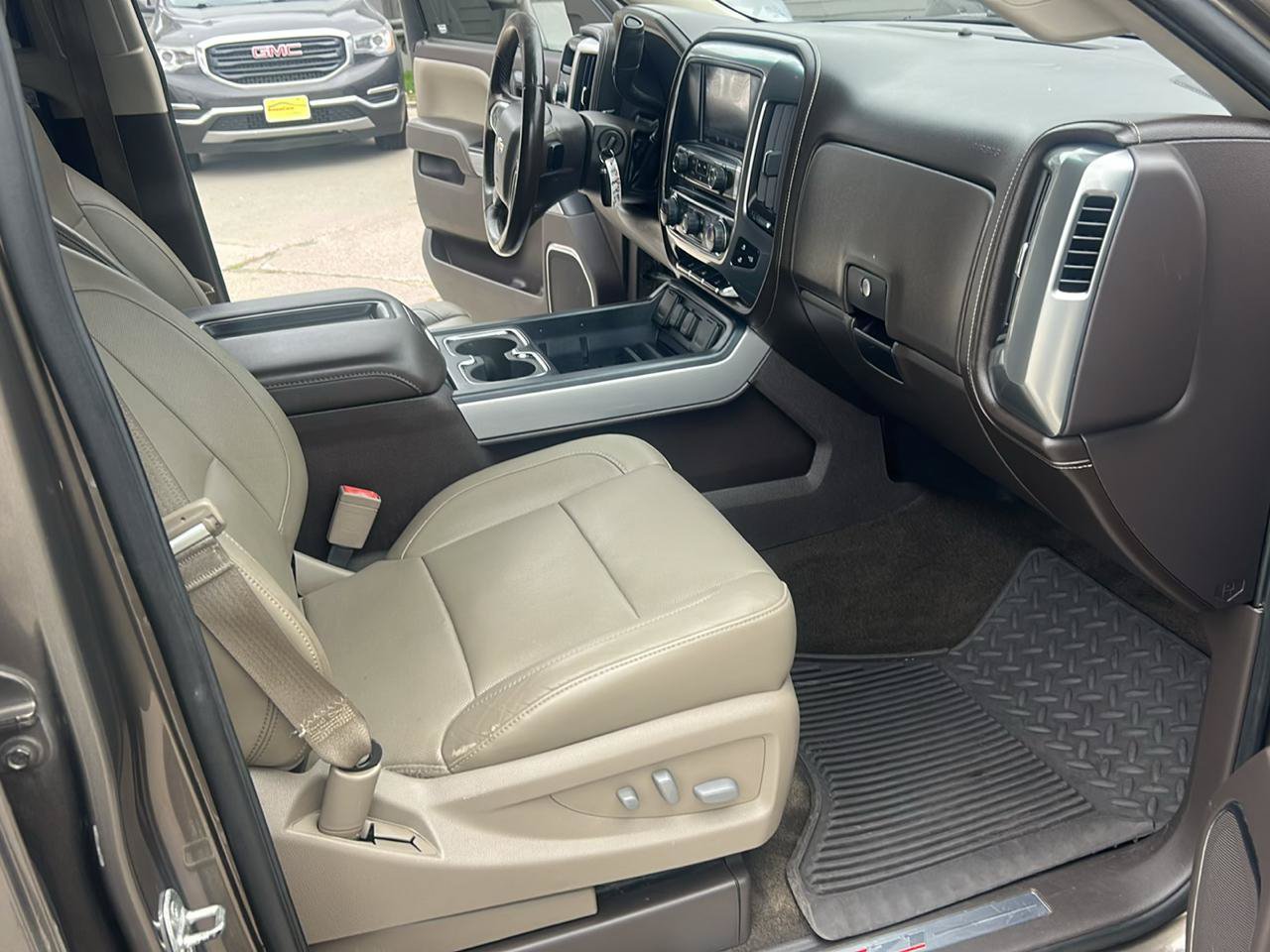 Used 2014 Chevrolet Silverado 1500 LTZ Z71 AWD/4WD image 16