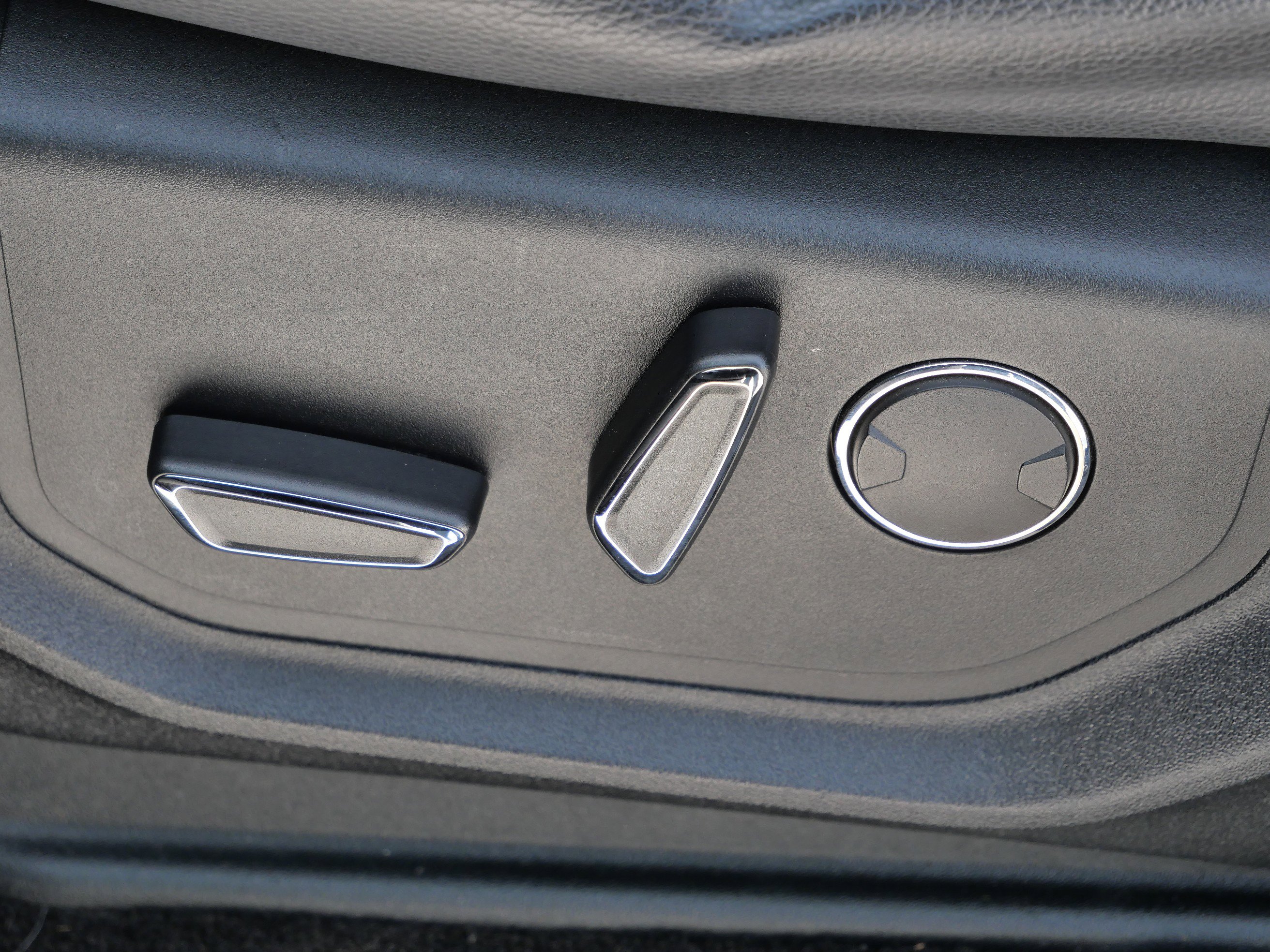 Used 2018 Ford Expedition Limited w/ Equipment Group 301A image 18