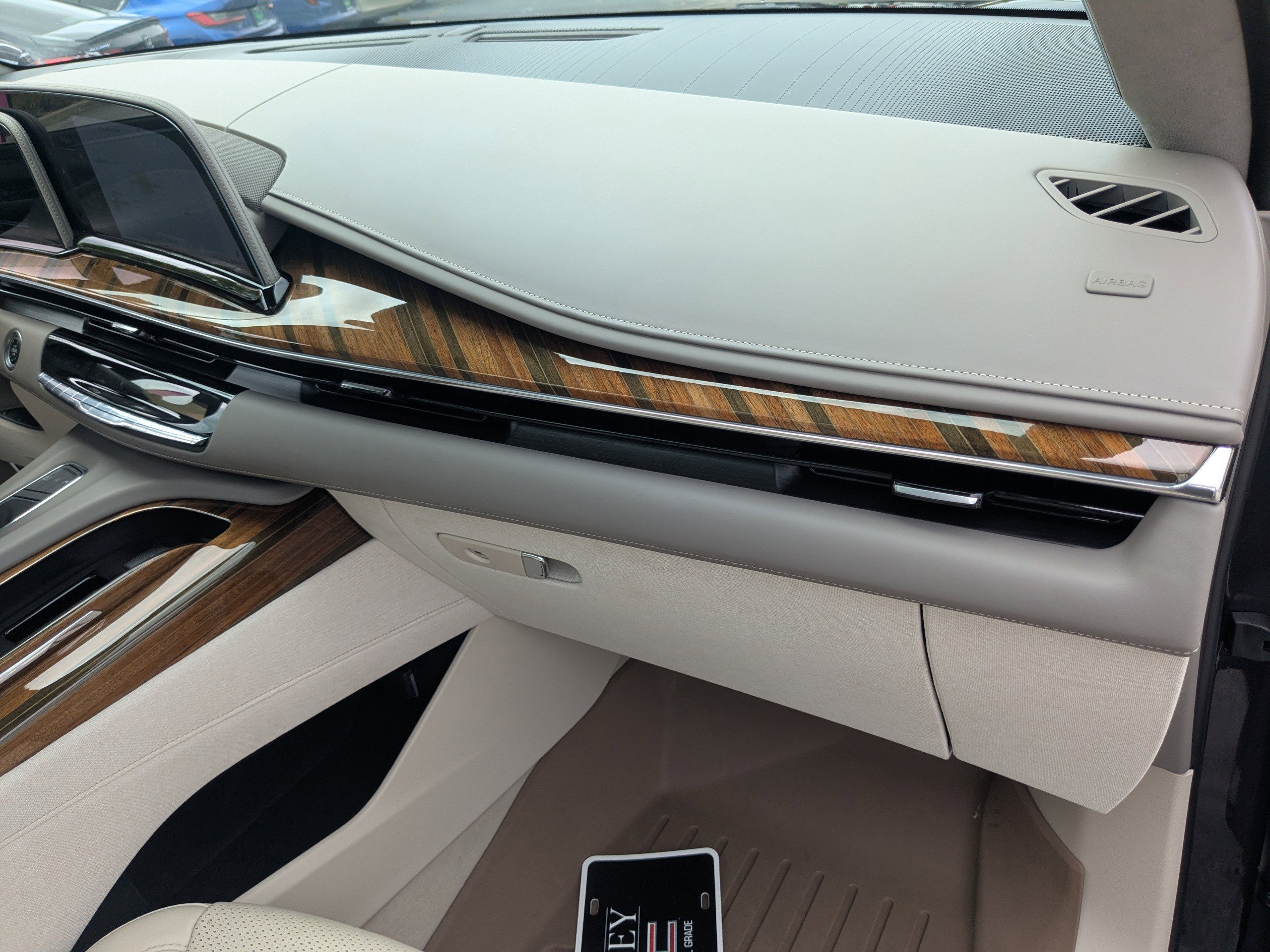 Certified 2023 Cadillac Escalade ESV Sport Platinum w/ LPO, ONYX Package image 19