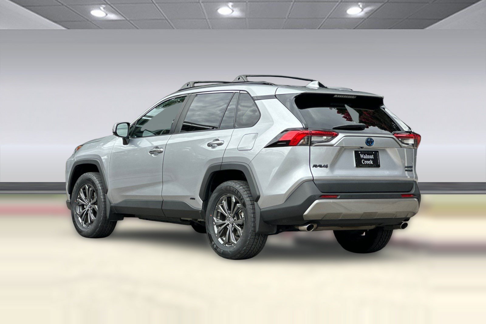 Used 2023 Toyota RAV4 Limited AWD/4WD image 3