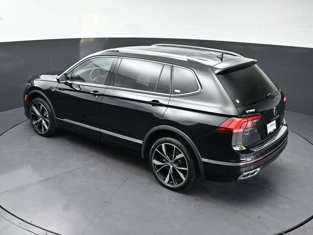 Used 2024 Volkswagen Tiguan SEL R-Line AWD/4WD image 30
