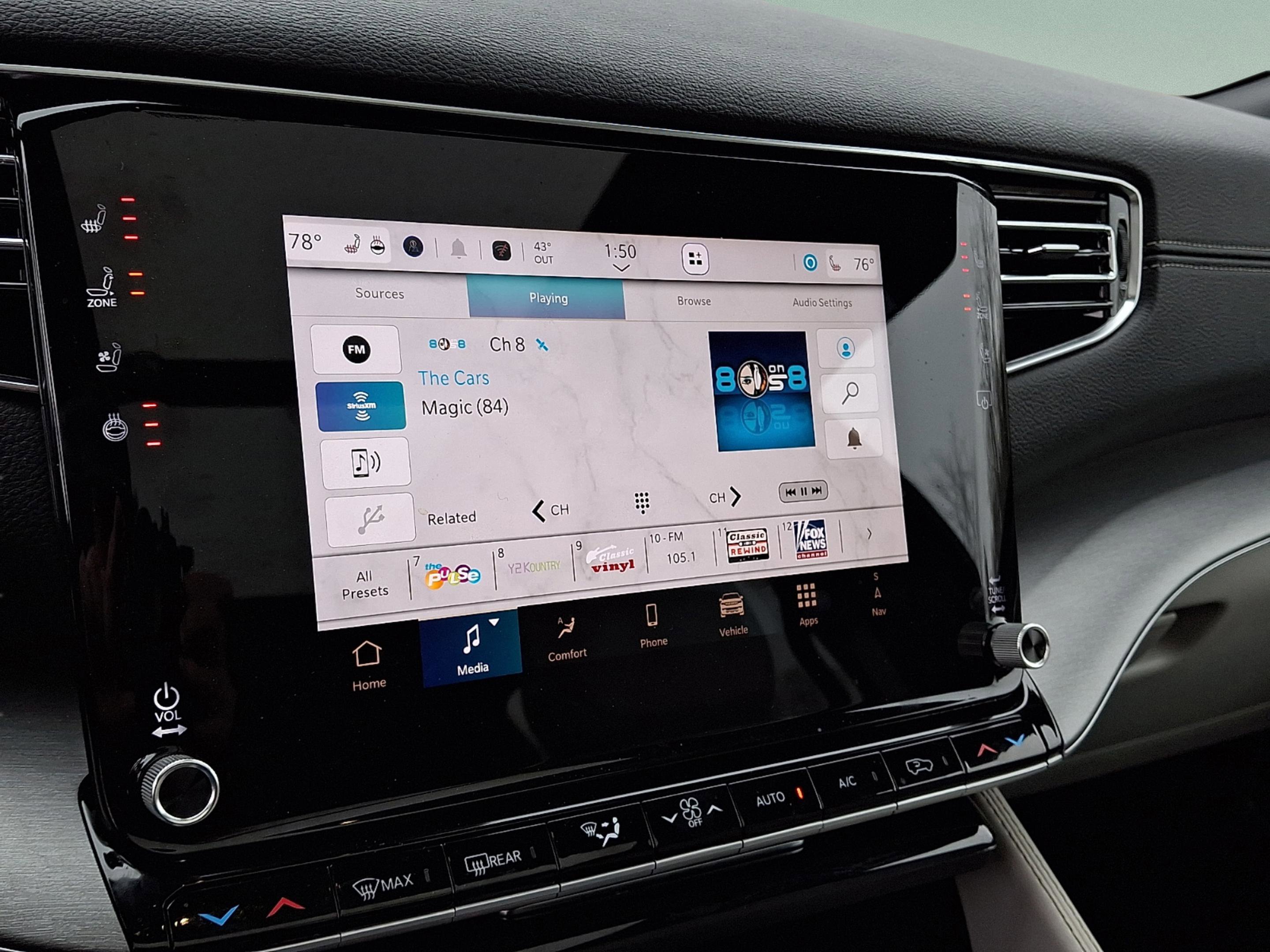 Used 2025 Jeep Wagoneer 4WD w/ Premium Group I image 16