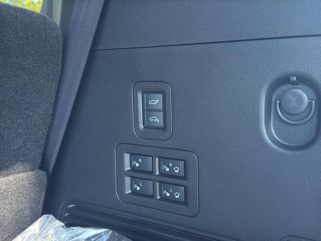 New 2025 Nissan Armada PRO-4X image 38