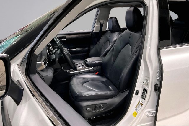 Used 2022 Toyota Highlander Limited AWD/4WD image 27