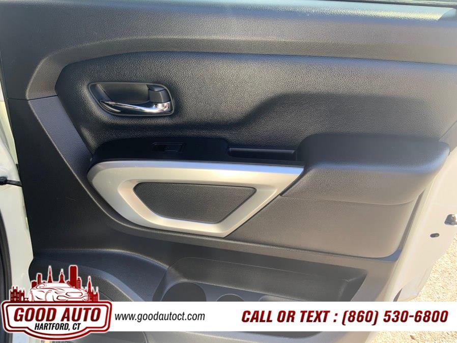 Used 2018 Nissan Titan SV AWD/4WD image 12