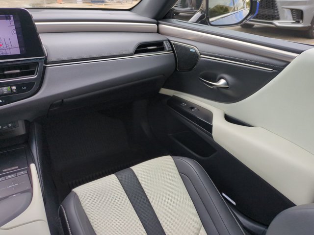 Certified 2022 Lexus ES 350 F Sport w/ Accessory Package 2 FWD image 16