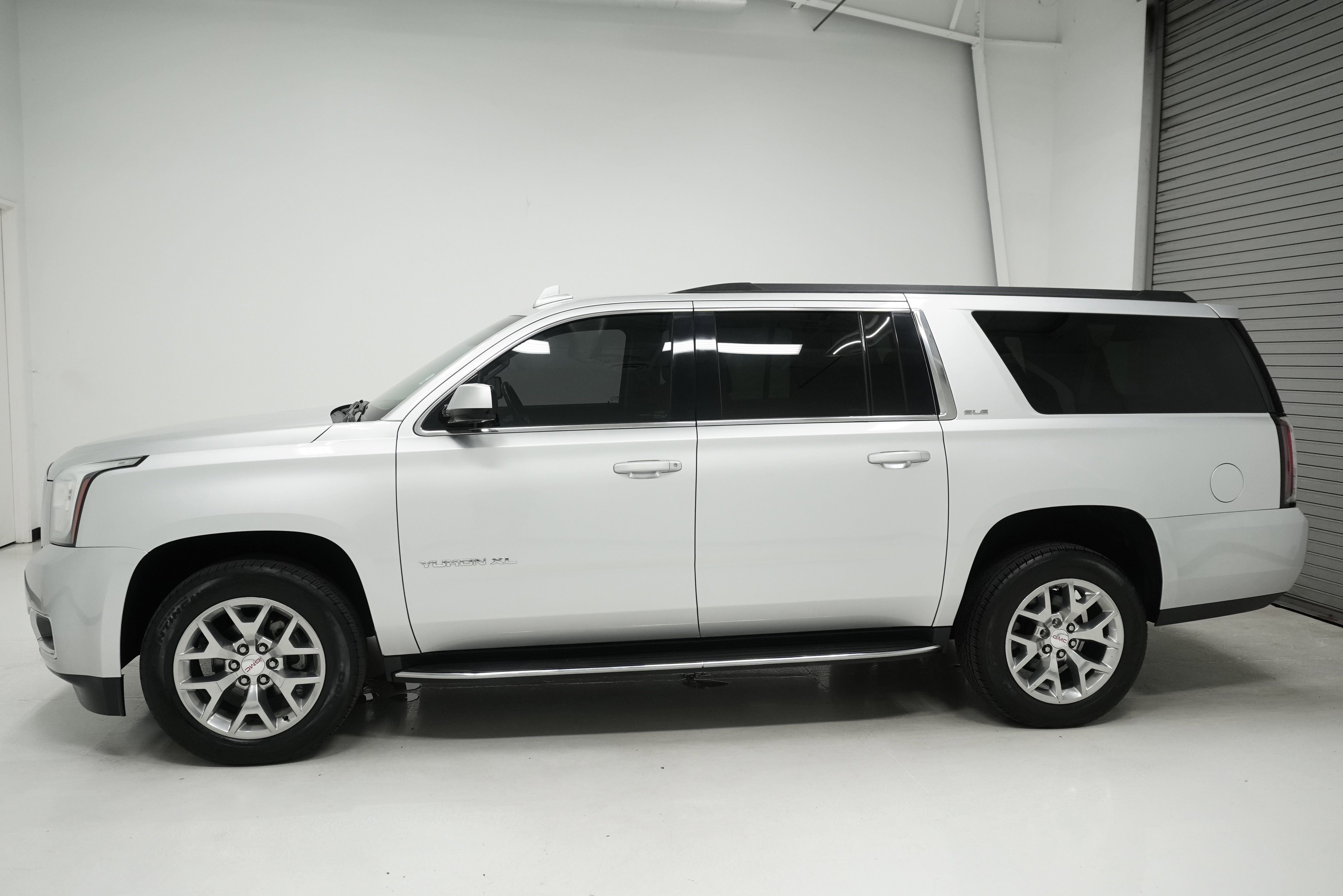 Used 2019 GMC Yukon XL SLE w/ SLE Value Package image 6