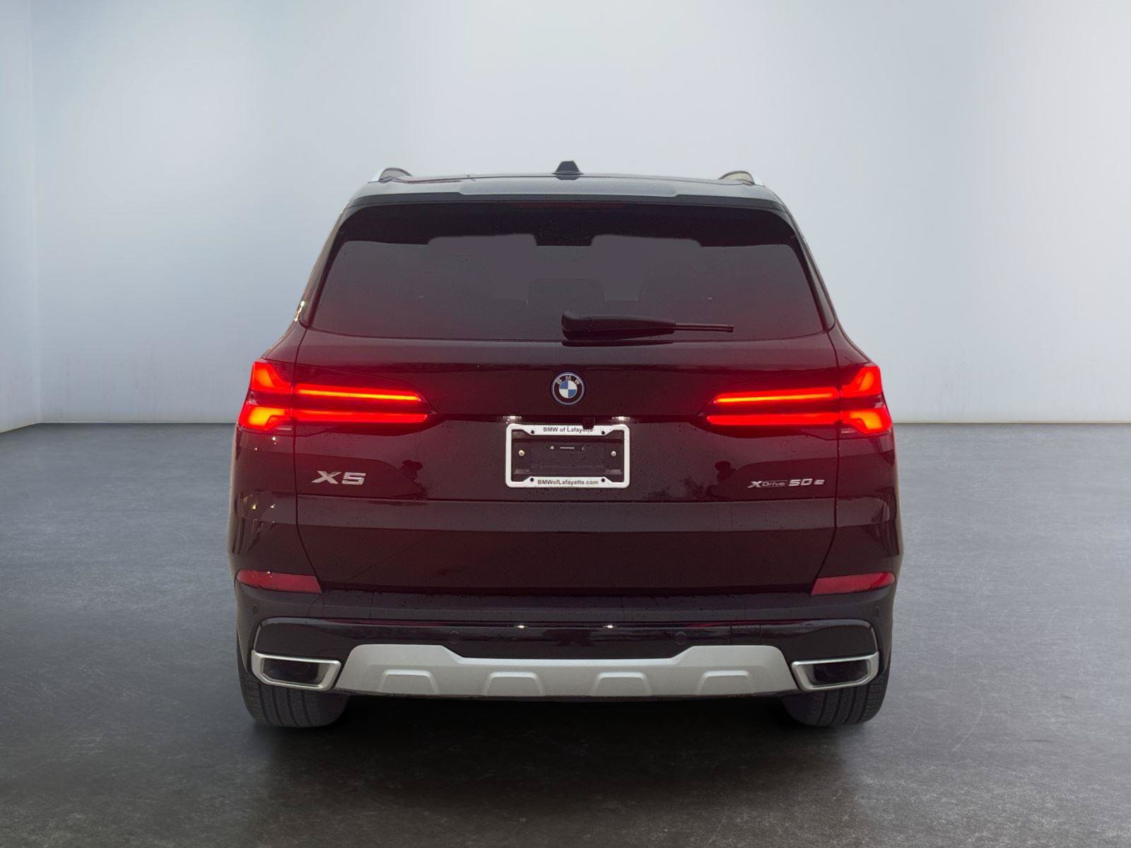 New 2026 BMW X5 xDrive50e w/ Climate Comfort Package AWD/4WD image 4