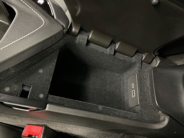 Used 2024 Chevrolet Corvette Stingray Convertible w/ Z51 Performance Package RWD image 20