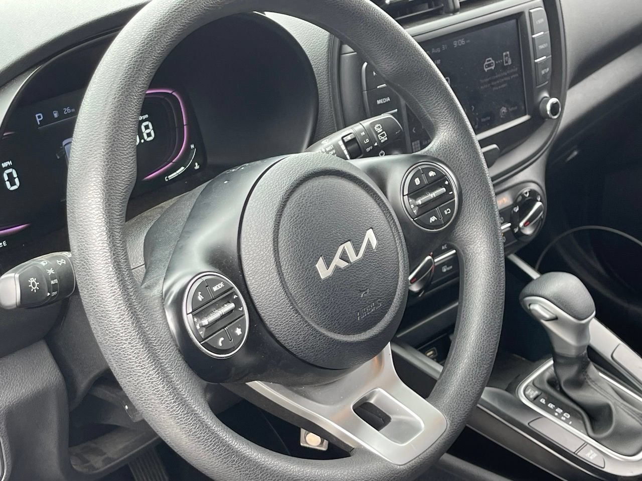 Used 2024 Kia Soul LX w/ Option Group 015 FWD image 7