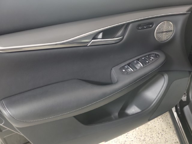 Certified 2025 INFINITI QX50 Luxe AWD/4WD image 17