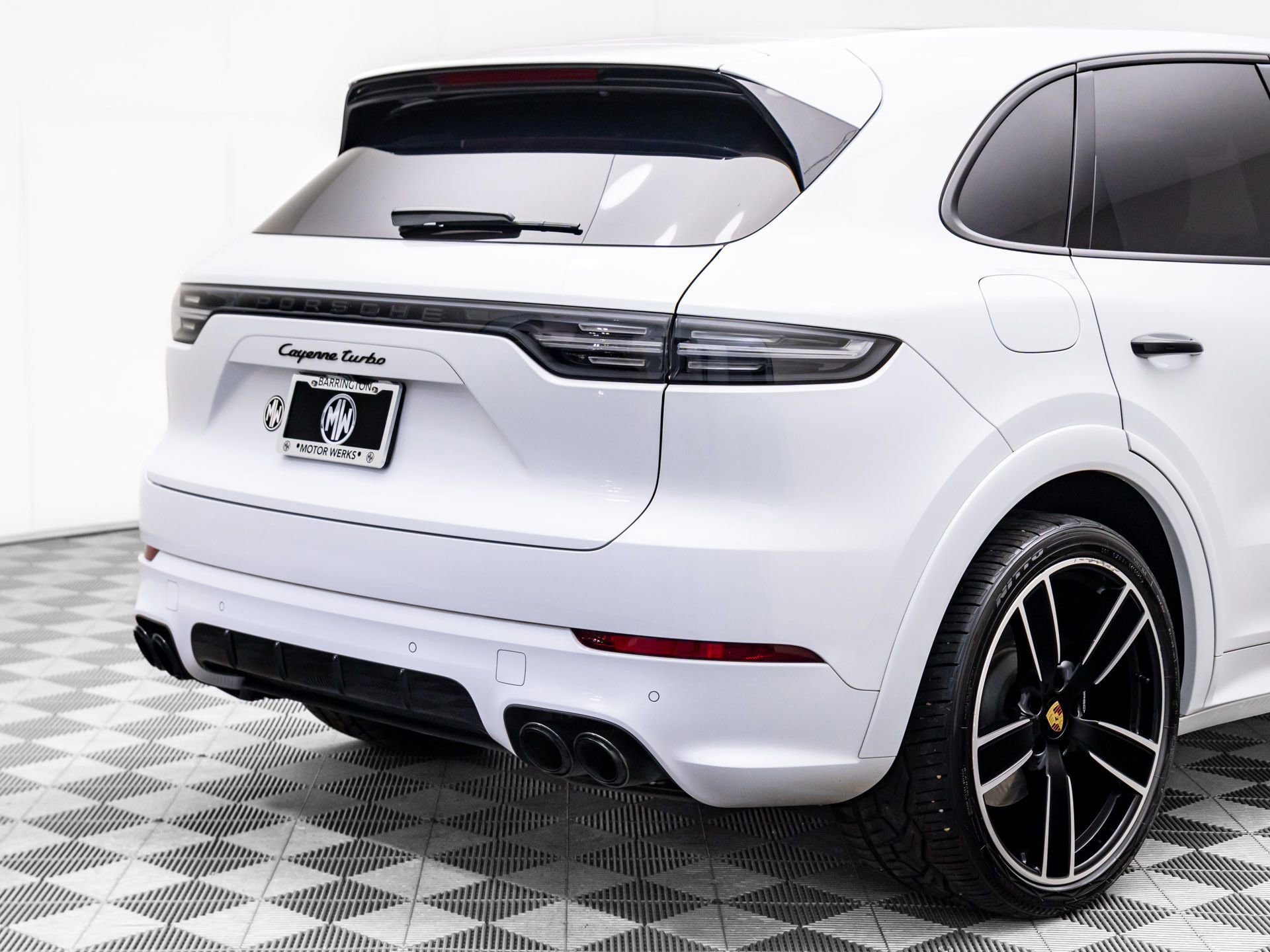 Used 2023 Porsche Cayenne Turbo image 11