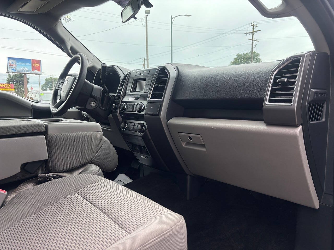 Used 2015 Ford F150 XLT AWD/4WD image 30