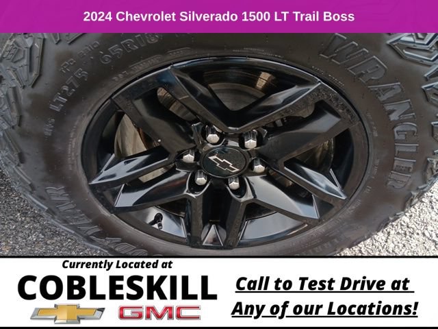 Used 2024 Chevrolet Silverado 1500 LT Trail Boss w/ Convenience Package II AWD/4WD image 11