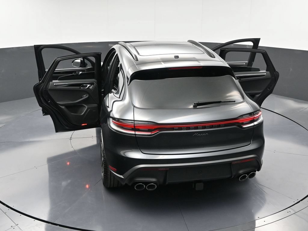 Certified 2026 Porsche Macan AWD/4WD image 35