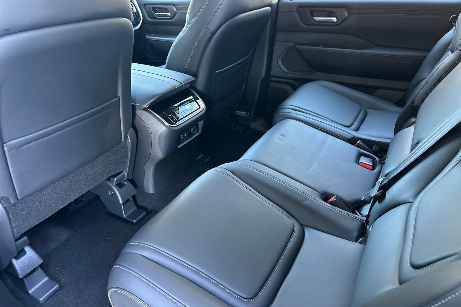 New 2026 Nissan Armada SV AWD/4WD image 14