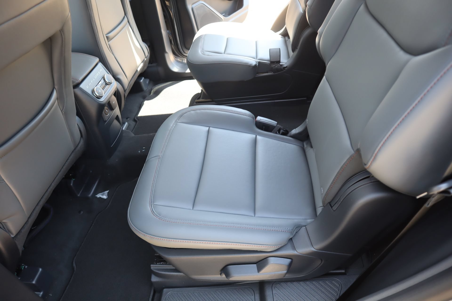 New 2026 Ford Explorer Active w/ Active Comfort Package AWD/4WD image 13