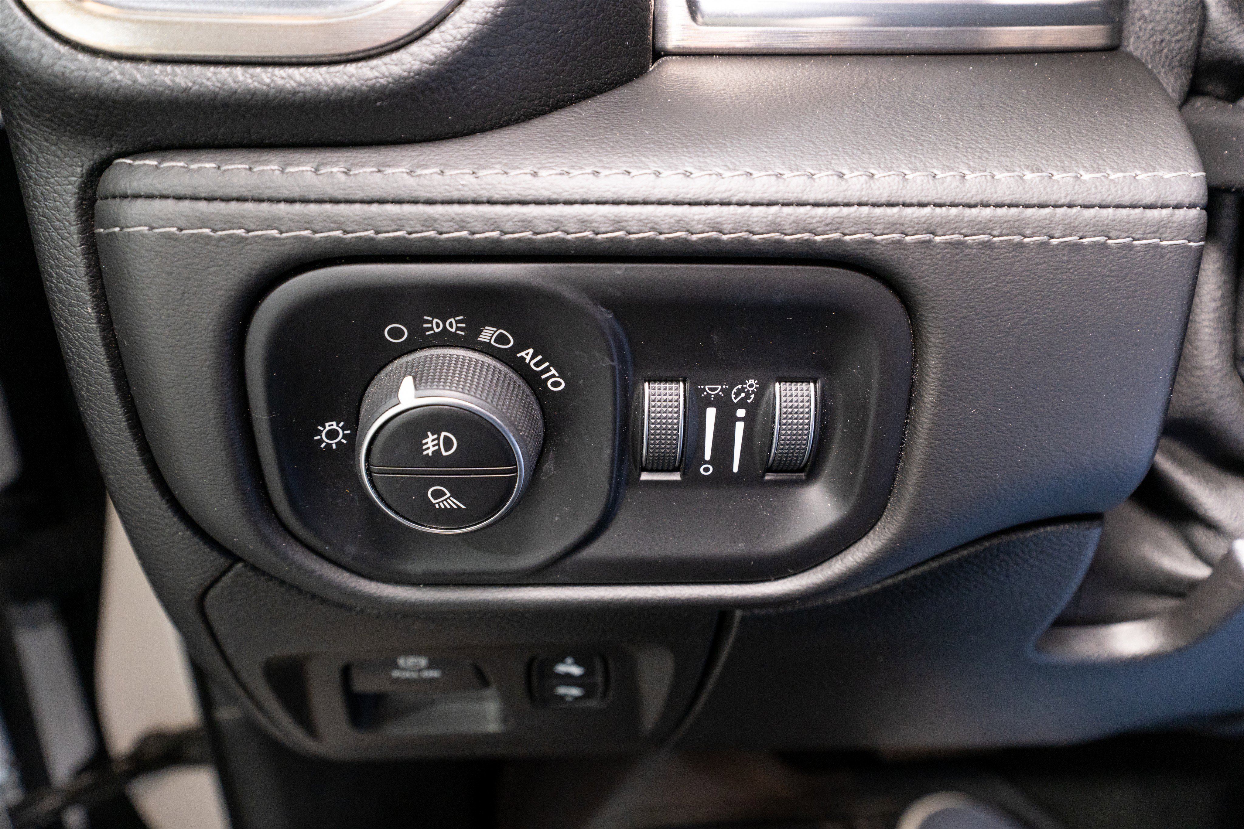 Used 2020 RAM 1500 Limited AWD/4WD image 34