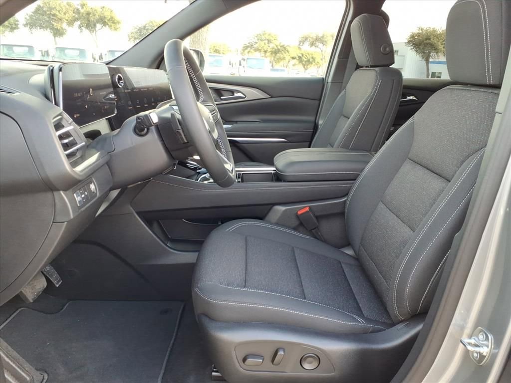 New 2026 Chevrolet Traverse LT w/ Sun and Wheel Package image 11