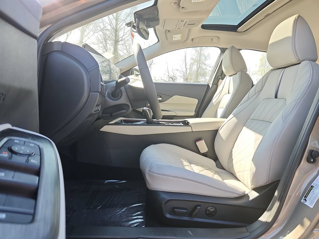 New 2026 Nissan Sentra SL w/ Floor Mat Package FWD image 6