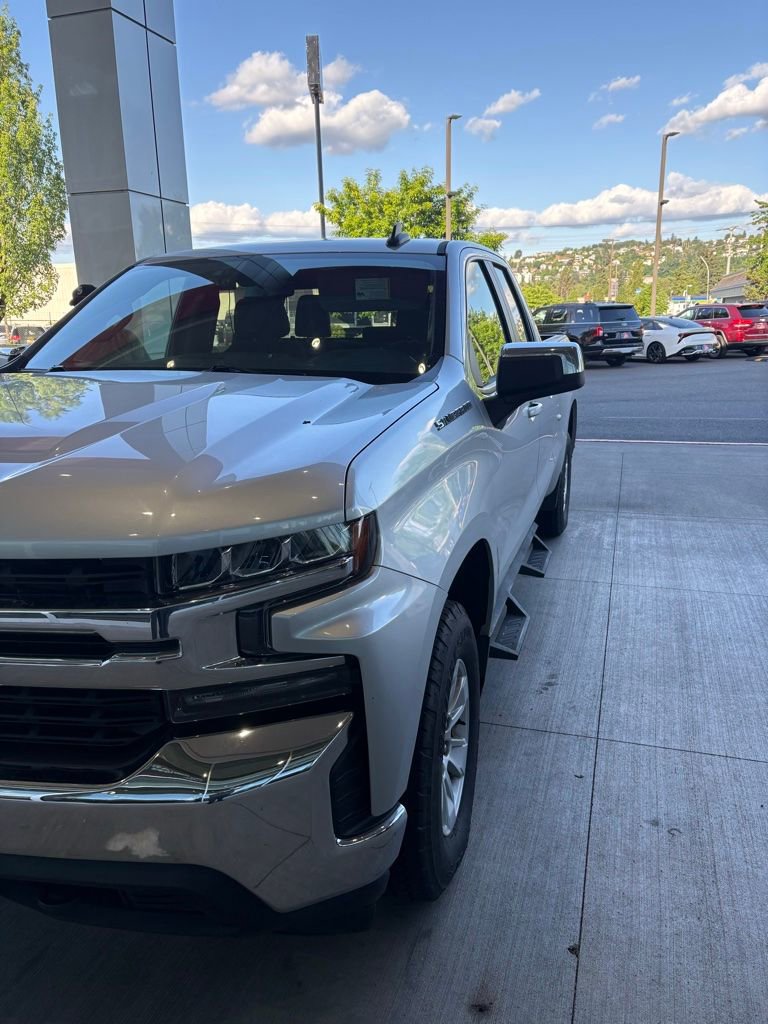 Used 2021 Chevrolet Silverado 1500 LT w/ Bed Protection Package AWD/4WD image 1