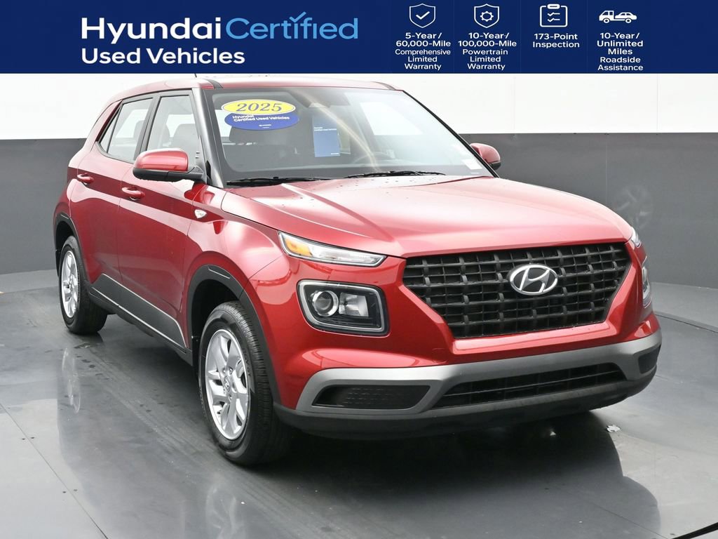 Certified 2025 Hyundai Venue SE image 1