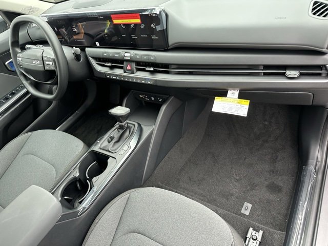 New 2025 Kia K4 LXS image 24