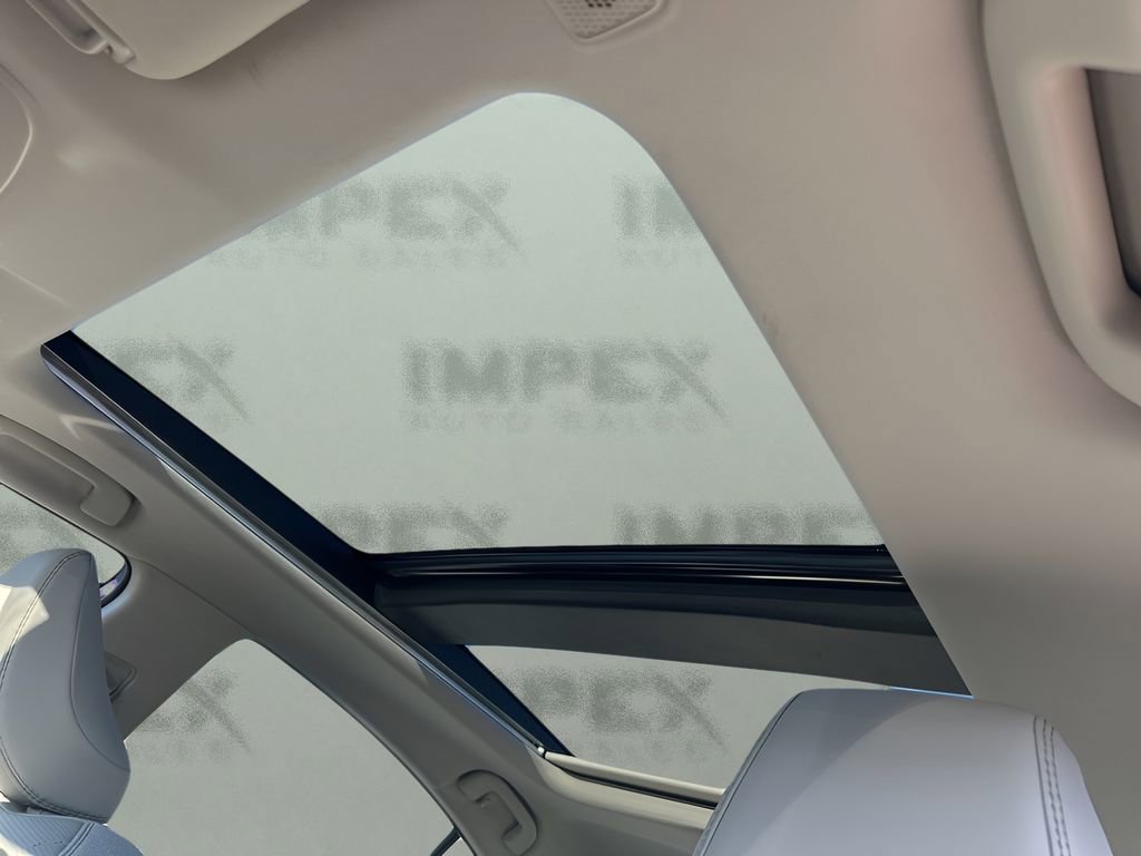 Used 2025 Toyota Camry XLE image 11