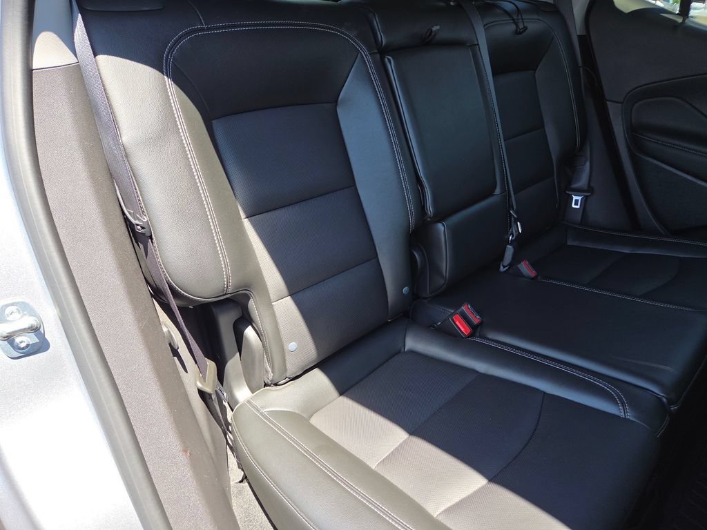 Used 2024 GMC Terrain SLT AWD/4WD image 20