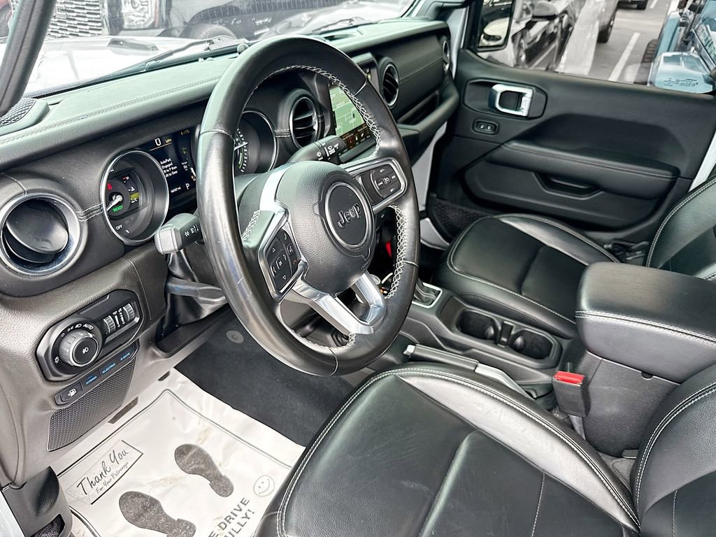Used 2022 Jeep Wrangler Unlimited Sahara image 25