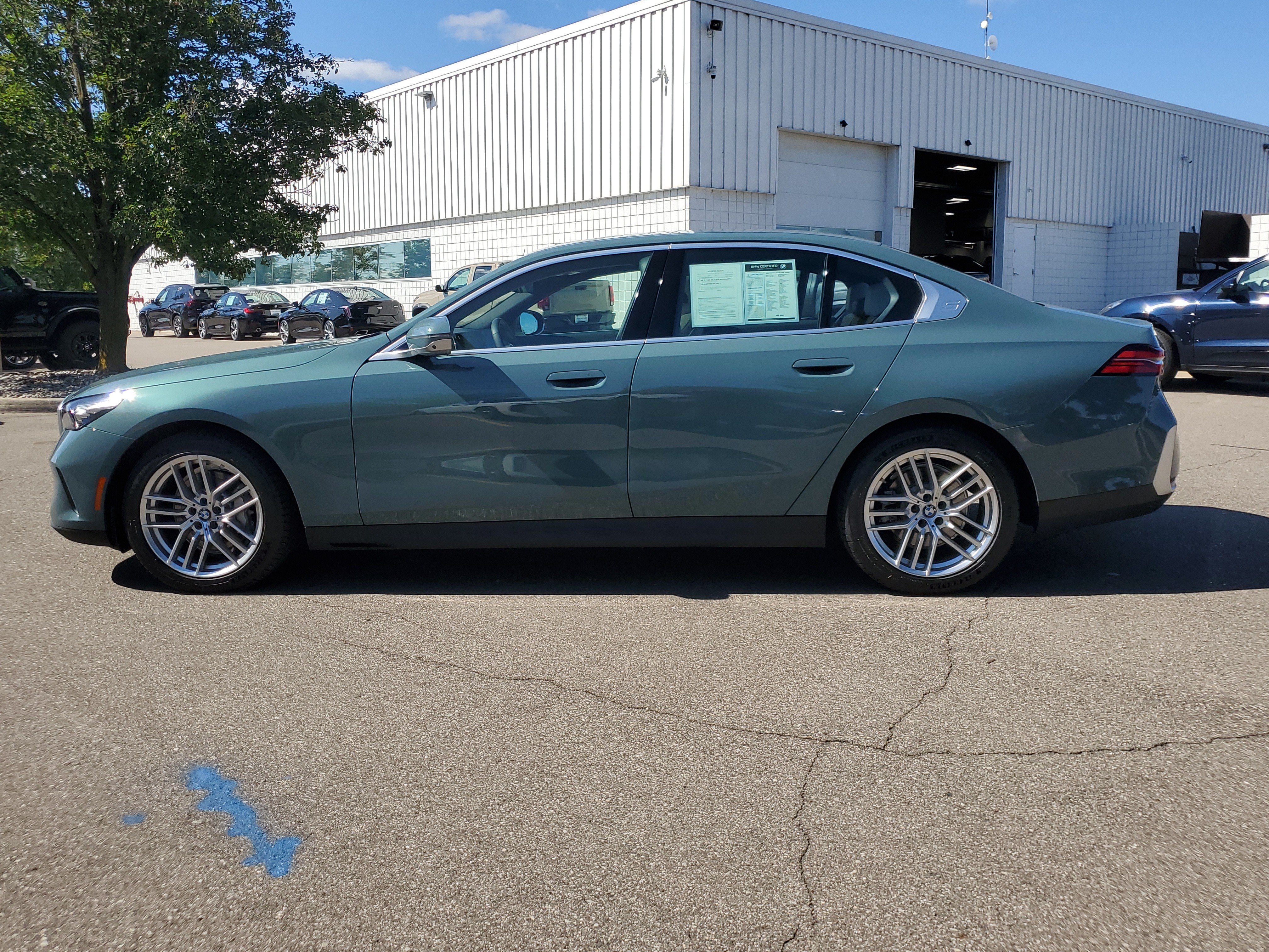 Used 2024 BMW 530i xDrive w/ Premium Package AWD/4WD image 2