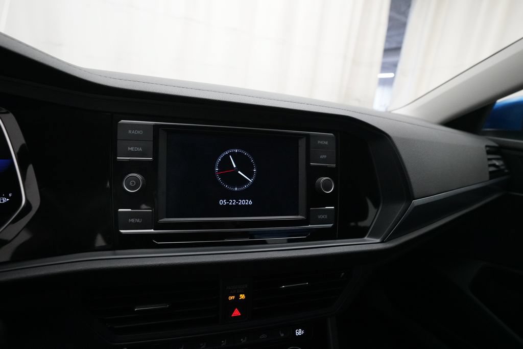 Used 2023 Volkswagen Jetta SE FWD image 6