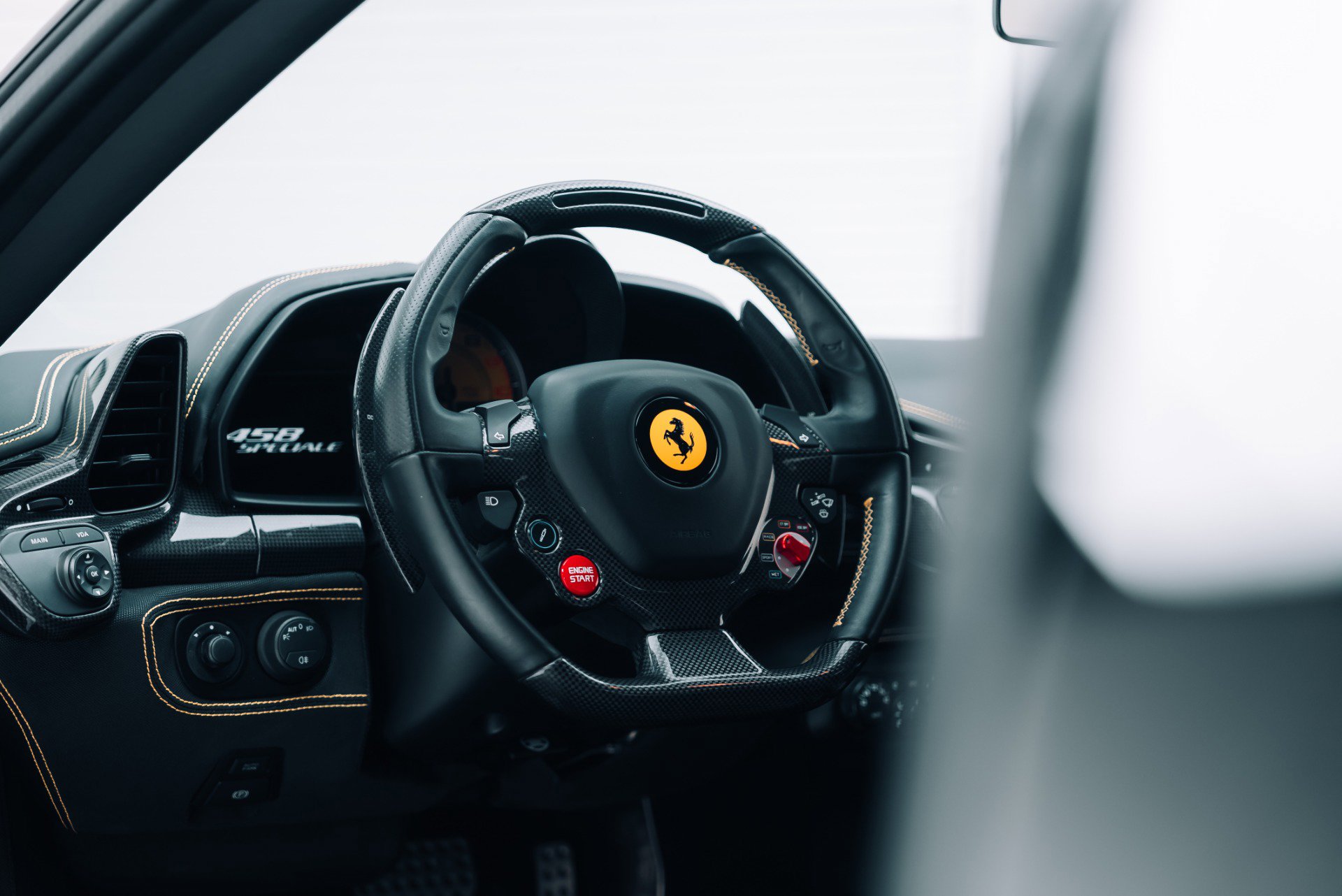 Used 2015 Ferrari 458 Speciale Coupe RWD image 28