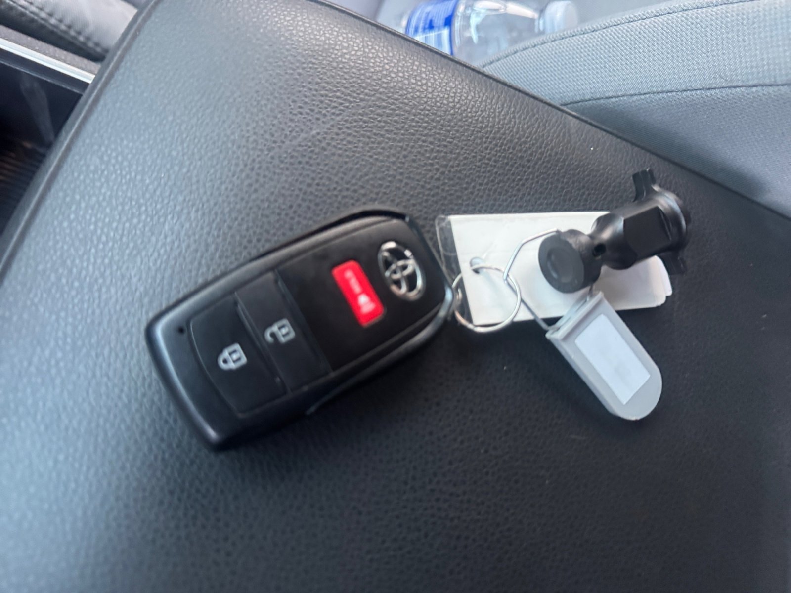 Certified 2025 Toyota Tacoma SR5 image 31