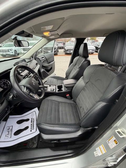 Used 2022 Mitsubishi Outlander SE image 14