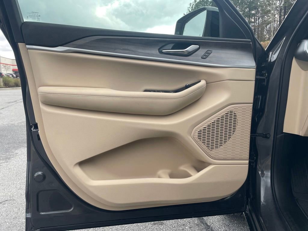 New 2025 Jeep Grand Cherokee Limited AWD/4WD image 10