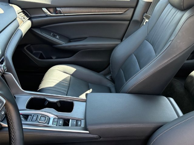 Used 2022 Honda Accord Touring image 12