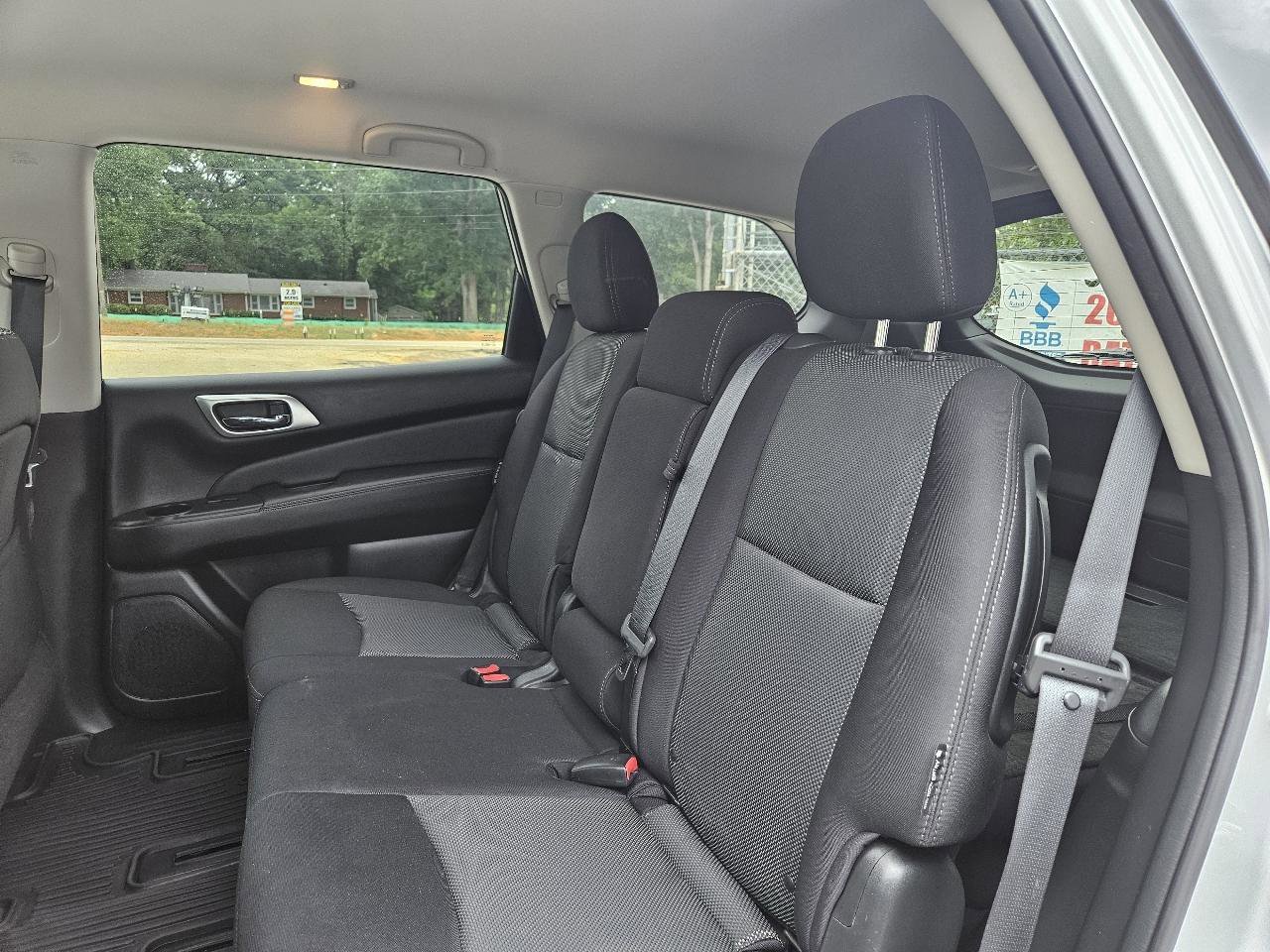 Used 2019 Nissan Pathfinder S AWD/4WD image 18